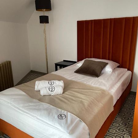Kwarc Restauracja & Pokoje Hotelowe Susiec Екстериор снимка